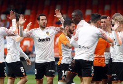 半岛体育娱乐-阿贾克斯与法兰克福欧战风云再起